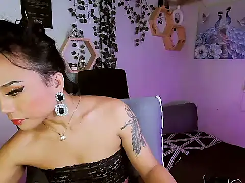 Snapshot of YourNikkieXxx chatting on September 2025 10:55:02 AM YourNikkieXxx online show from September 2025 10:55:02 AM