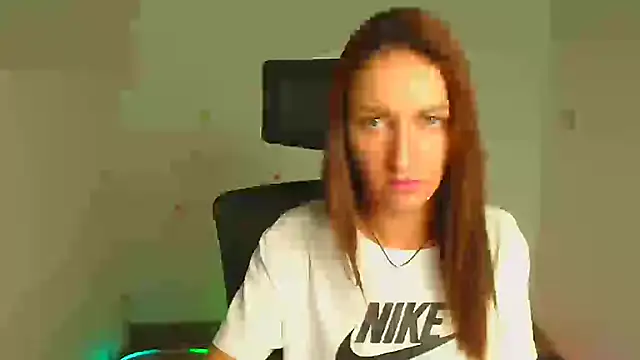 Snapshot of Aurora_Loveu chatting on September 2025 01:33:01 PM Aurora Loveu online show from September 2025 01:33:01 PM