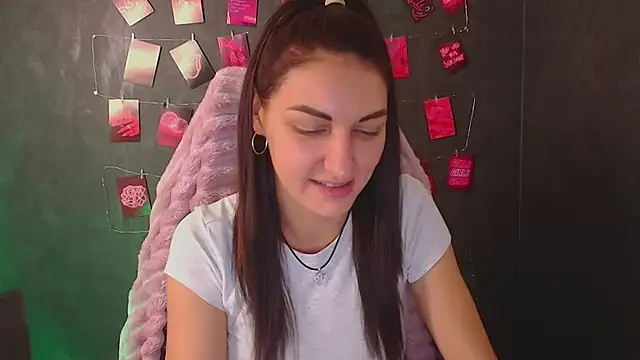 Snapshot of Aurora_Loveu chatting on November 2025 07:25:02 AM Aurora Loveu online show from November 2025 07:25:02 AM