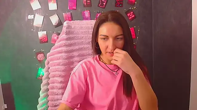 Snapshot of Aurora_Loveu chatting on November 2025 11:26:01 PM Aurora Loveu online show from November 2025 11:26:01 PM