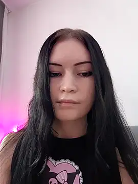 DragonFoxie online show from October 2025 11:53:01 AM