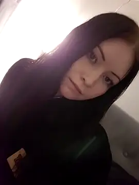 DragonFoxie online show from October 2025 04:40:01 PM