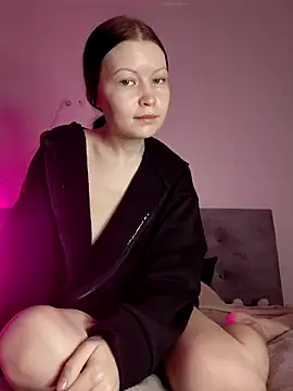 DragonFoxie online show from November 2025 06:47:01 AM