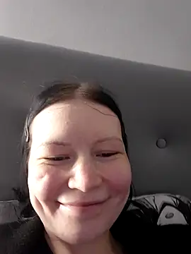 Snapshot of DragonFoxie chatting on October 2025 02:40:02 PM DragonFoxie online show from October 2025 02:40:02 PM