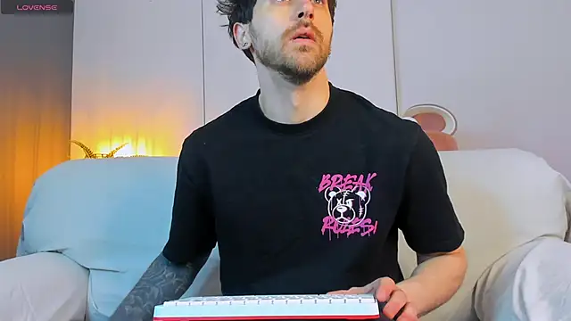 Oscar Miller  online show from April 2026 08:05:01 AM