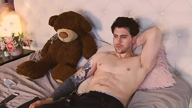 Oscar Miller  online show from March 2026 09:49:02 PM