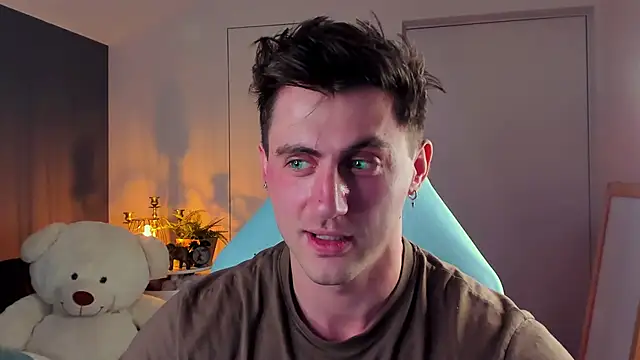 Snapshot of Oscar_Miller_ chatting on October 2025 09:02:02 PM Oscar Miller online show from October 2025 09:02:02 PM