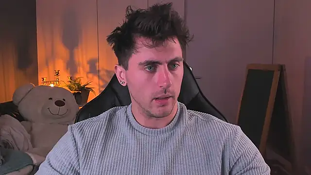 Snapshot of Oscar_Miller_ chatting on October 2025 09:25:01 PM Oscar Miller online show from October 2025 09:25:01 PM