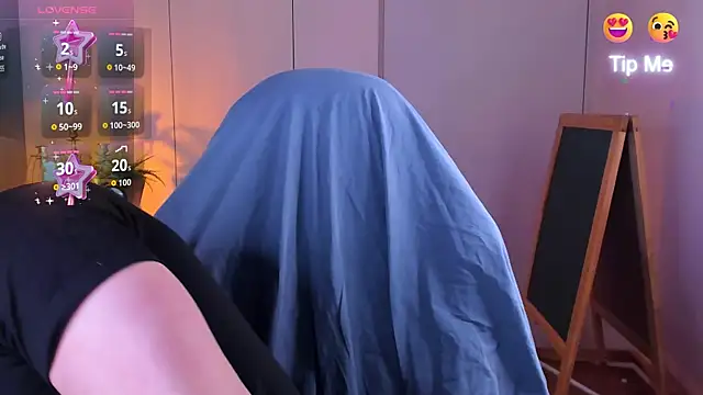 Snapshot of Oscar_Miller_ chatting on November 2025 09:29:01 PM Oscar Miller online show from November 2025 09:29:01 PM