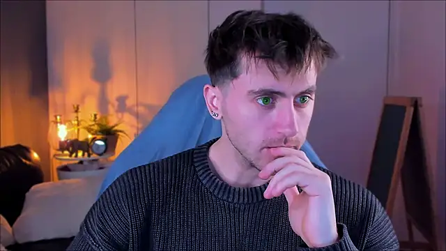 Snapshot of Oscar_Miller_ chatting on November 2025 09:08:01 PM Oscar Miller online show from November 2025 09:08:01 PM