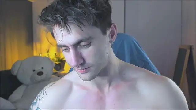 Snapshot of Oscar_Miller_ chatting on November 2025 08:57:02 PM Oscar Miller online show from November 2025 08:57:02 PM