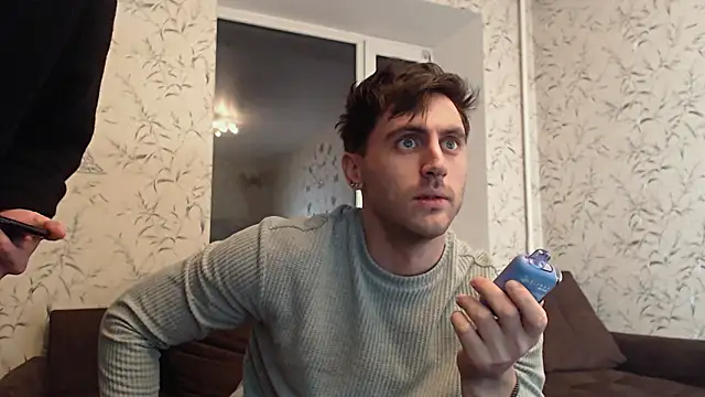 Snapshot of Oscar_Miller_ chatting on November 2025 10:09:02 PM Oscar Miller online show from November 2025 10:09:02 PM