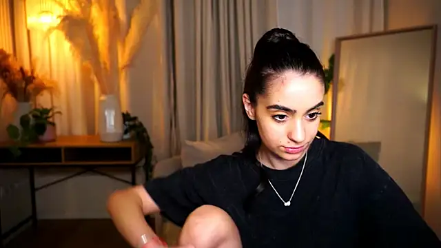 Snapshot of miilky_wayy chatting on December 2025 05:14:02 PM miilky wayy online show from December 2025 05:14:02 PM