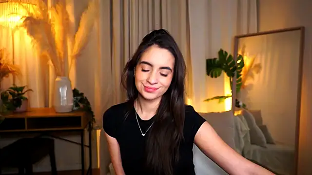 Snapshot of miilky_wayy chatting on December 2025 03:35:01 PM miilky wayy online show from December 2025 03:35:01 PM