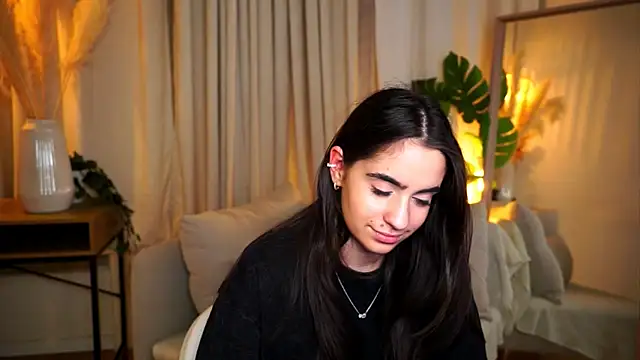 Snapshot of miilky_wayy chatting on November 2025 06:07:02 PM miilky wayy online show from November 2025 06:07:02 PM