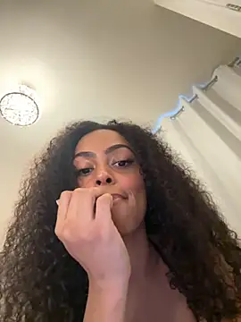 yasmingarcia online show from November 2025 12:10:02 PM