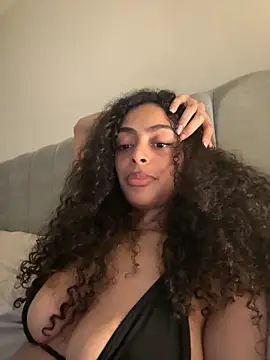 yasmingarcia online show from December 2025 02:19:01 PM