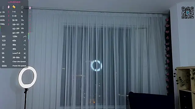 IsobelCashin online show from November 2025 03:07:01 AM