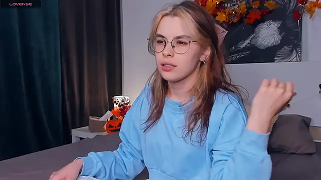 VedaSchulz online show from October 2025 06:54:02 PM
