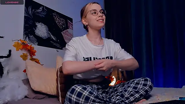 VedaSchulz online show from November 2025 07:19:02 PM