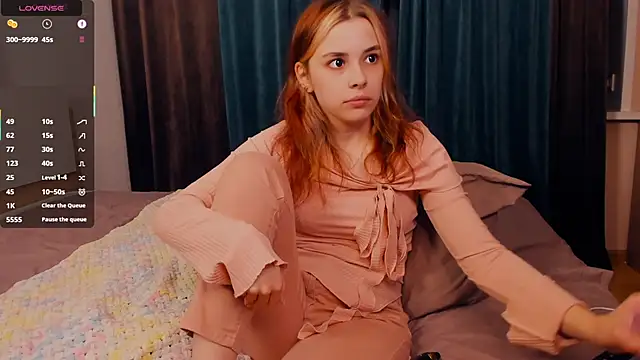 VedaSchulz online show from September 2025 06:17:01 PM