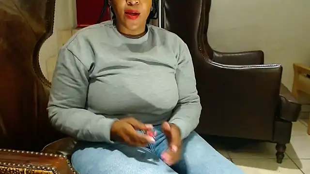 CandyCurvyyxx online show from October 2025 04:37:02 PM