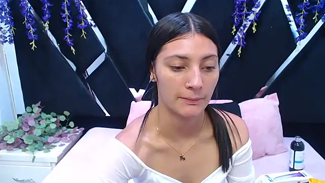  Luna Bennett online show from April 2026 08:21:01 PM