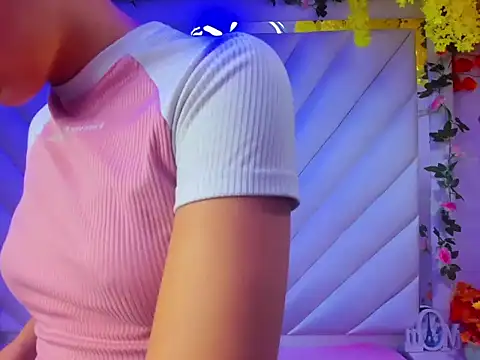  Luna Bennett online show from November 2025 11:13:02 AM