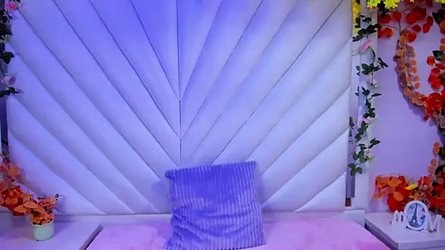  Luna Bennett online show from October 2025 12:59:01 PM