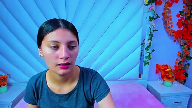  Luna Bennett online show from October 2025 11:42:01 AM