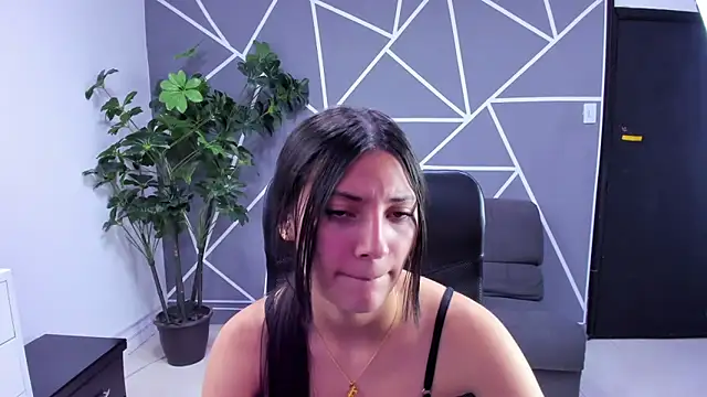  Luna Bennett online show from April 2026 08:50:01 PM