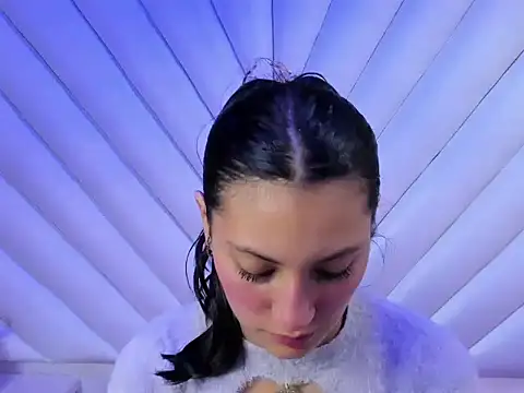  Luna Bennett online show from November 2025 01:15:01 PM