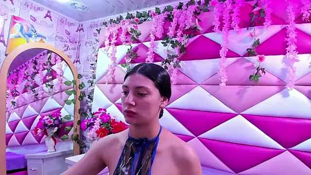  Luna Bennett online show from November 2025 01:26:01 PM