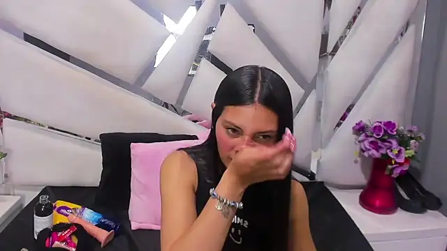  Luna Bennett online show from March 2026 08:46:02 PM