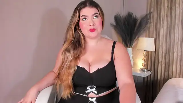 Snapshot of MiaVixen_ chatting on September 2025 04:34:02 AM MiaVixen online show from September 2025 04:34:02 AM