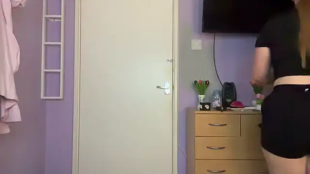 SexySashaxox online show from April 2026 07:48:01 PM