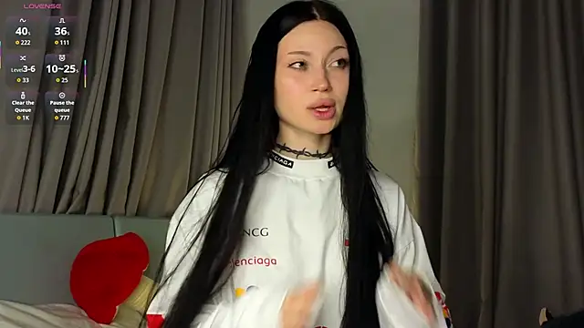 Alice 1n Wonderland  online show from November 2025 06:11:01 PM