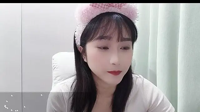 Snapshot of Honeysexy-1 chatting on October 2025 12:49:02 PM Honeysexy-1 online show from October 2025 12:49:02 PM