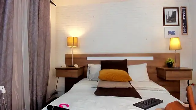 JenniferAuriston online show from February 2026 10:32:01 PM