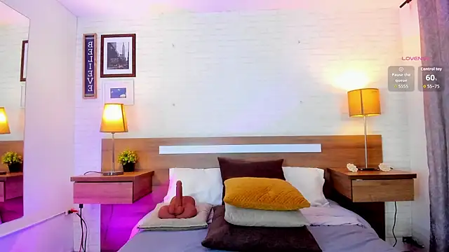 JenniferAuriston online show from November 2025 07:36:01 PM