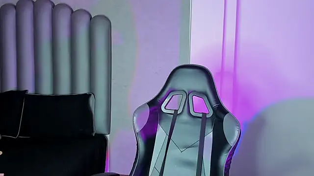 chubby sexy  online show from November 2025 12:22:01 AM