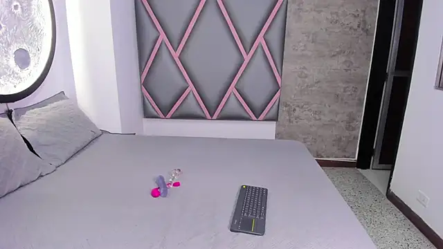 chubby sexy  online show from September 2025 04:11:01 AM