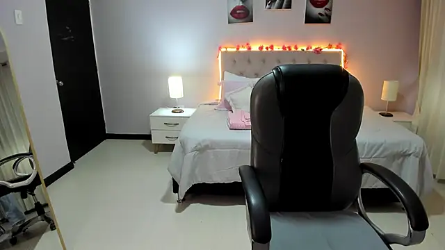 Snapshot of Miss_Cataleya__ chatting on April 2026 11:35:01 AM Miss Cataleya online show from April 2026 11:35:01 AM