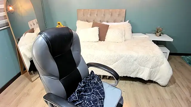 Miss Cataleya   online show from October 2025 12:15:02 PM