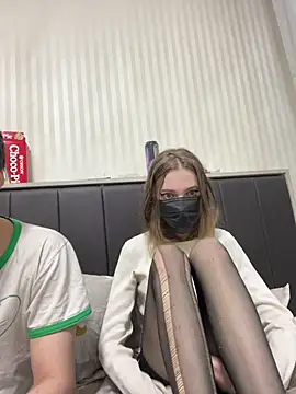 lovburger online show from May 2026 03:38:01 PM