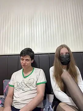 lovburger online show from May 2026 08:05:01 PM
