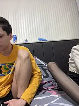 lovburger online show from April 2026 02:19:02 PM