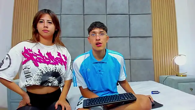 ChanellandMax online show from November 2025 01:04:01 PM