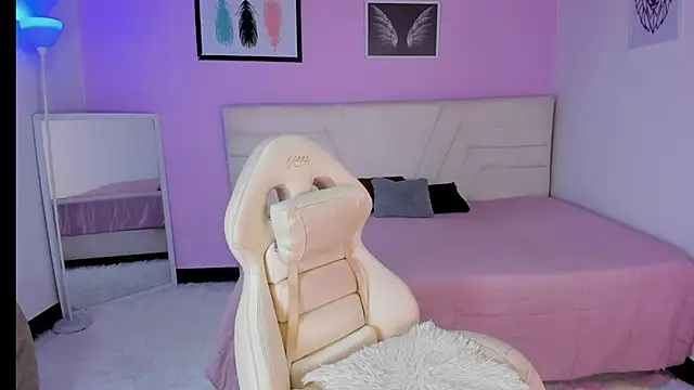 fressittalove01 online show from November 2025 04:00:01 PM