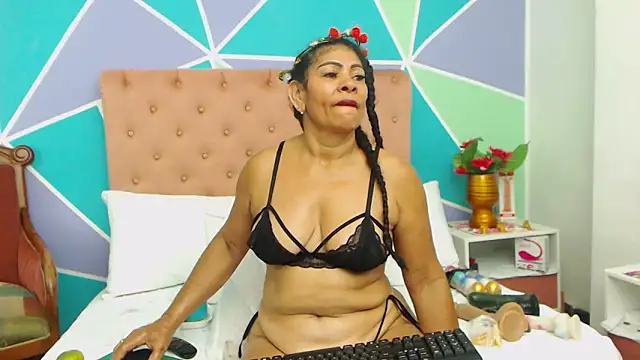 Morenaza6420 online show from April 2026 11:18:02 PM